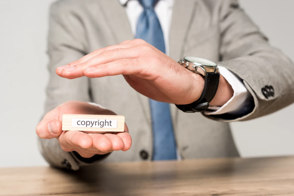 Protéger les droits d'auteur : Enjeux et conseils pour une protection efficace