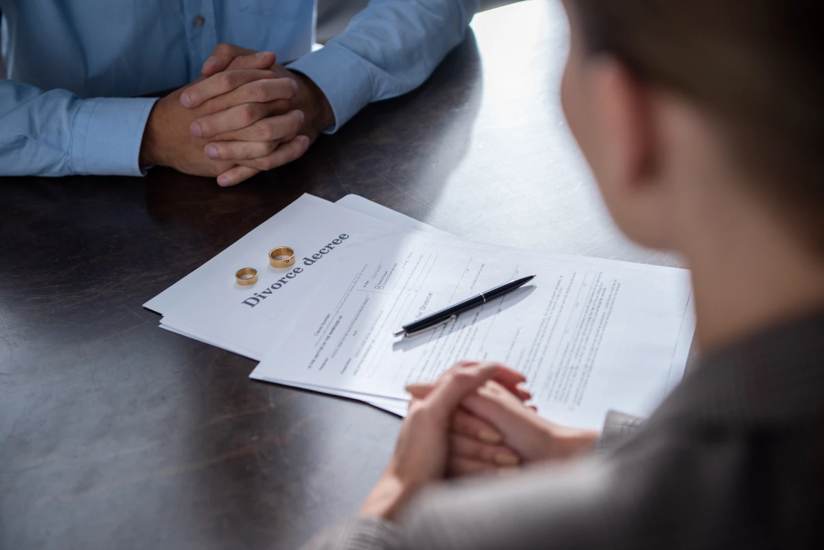 Le droit de la famille et le divorce : Guide complet pour naviguer dans les eaux troubles de la séparation