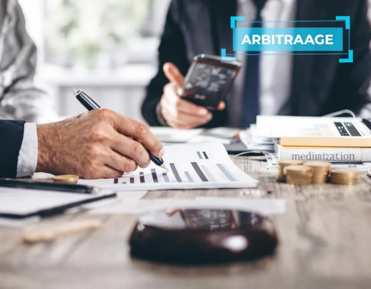 Arbitrage vs Médiation : Choisir la Meilleure Voie de Résolution de Conflit